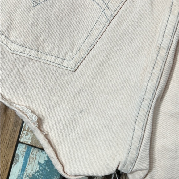 Levi's 501 button fly peach color Jean Shorts for Women - Picture 14 of 16